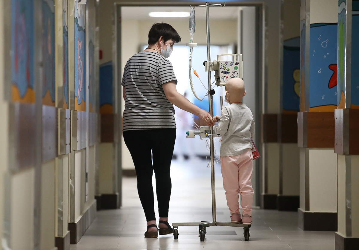 По решению Минздрава порядки оказания медпомощи по направлению «Детская онкология и гематология» начнут действовать не раньше, чем через два года